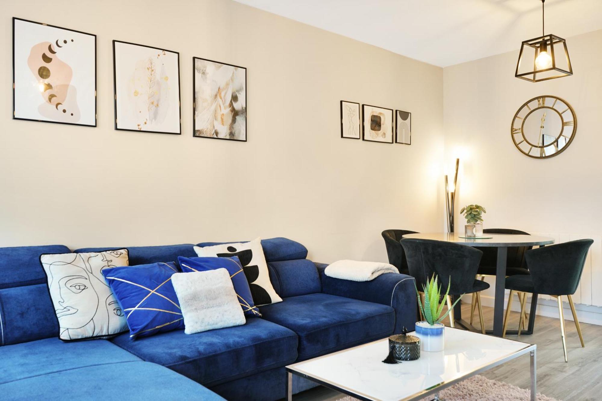 Cosy Corner In Aylesbury Near Stoke Mandeville Hospital & Town Centre With Private Parking Exterior photo